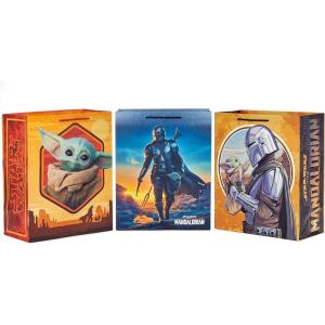 Hallmark Star Wars The Mandalorian 13″ Large Gift Bag Bundle (3 Bags: Baby Yoda, The Mandalorian, Grogu) for Birthdays, Christmas, Father’s Day, May the 4th(Large Gift Bags (3-count))