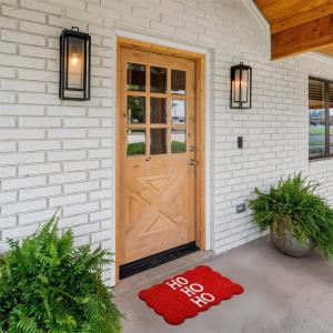 Hallmark – Doormat, Outdoor Coir Mat for Christmas, Holiday Home Decor (House Multicolor, 18″ x 30″)(Ho Ho Ho Red)